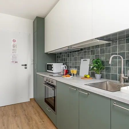 Superapart Tarchominska 10 *